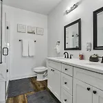 Charming Nola Oasis Apartment