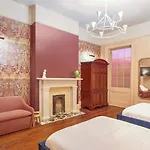 Bonsoir Aparthotel 4*