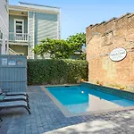 Charming 2Br On Carondelet By Hosteeva