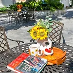 Cottage With 3 Bedrooms Near St. Charles With A Pool