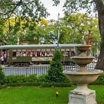 Grand Victorian Bed & Breakfast