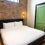 Charming 4 Bed 3 Bath Suite With Pool Great Location New Orleans