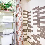 Stay & Play: New Orleans Apt Near Downtown