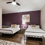 Newly Renovated 4-Bed Condo Steps To French Quarter