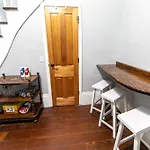 Ursulines Historic Creole Apartment