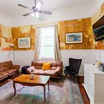 Ursulines Historic Creole Apartment *