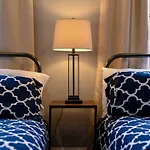 Governors Apartment - 2 Bedroom - Steps To Fq