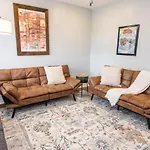 Mandeville Creole Cottage - 3 Bed-2 Bath