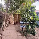 Apartment Charming Under Oak Tree 2 Mins Walk To Magazine Quiet Neighborhood *