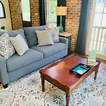 Charming Creole Cottage 2 Blocks Across Rampart St From French Quarter