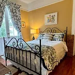 Walk To Jazz Fest From Garden Cottage