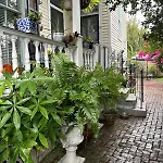 Walk To Jazz Fest From Garden Cottage