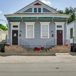 Walk To Magazine St: Nola House In Irish Channel!