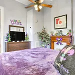 Holiday home Walk To Magazine St: Nola House In Irish Channel! New Orleans