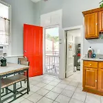 Walk To Magazine St: Nola House In Irish Channel!
