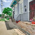Walk To Magazine St: Nola House In Irish Channel!