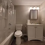 Lakeview Townhome W King Bed & Game Holiday home