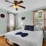 Lakeview Retreat W Neon Accents