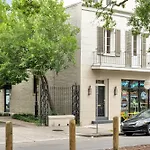 Esplanade Ave Stay Wbalcony Across French Quarter