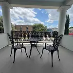 Stunning 2-Bedroom Garden District Newly Renovated