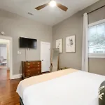Louis Park 4*