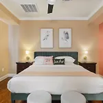 Louis Park Hotel
