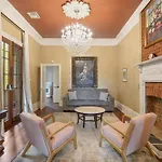 Louis Park Hotel