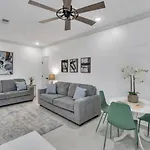 Hotel Sleeps 24-spacious Near Fq W Pool New Orleans
