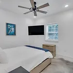 Sleeps 24-spacious Near Fq W Pool Hotel
