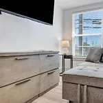Sleeps 24-spacious Near Fq W Pool Hotel *