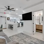Sleeps 24-spacious Near Fq W Pool Hotel *