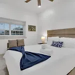 Hotel Sleeps 24-spacious Near Fq W Pool *