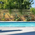 Sleeps 24-spacious Near Fq W Pool New Orleans