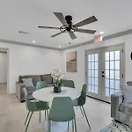 Hotel Sleeps 24-spacious Near Fq W Pool New Orleans