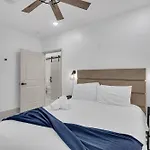 Sleeps 24-spacious Near Fq W Pool New Orleans