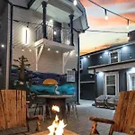 Sleeps 24-spacious Near Fq W Pool New Orleans
