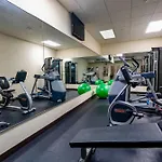 Wyndham Garden Baronne Plaza Hotel