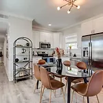 Mid-City Retreat By Greenway Walk To Dome