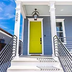 Mid-City Retreat W Superdome Views & Balcony