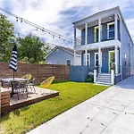 Mid-City Retreat W Superdome Views & Balcony