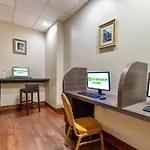 Hotel Wyndham Garden Baronne Plaza 3*