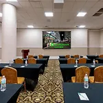 Wyndham Garden Baronne Plaza Hotel New Orleans
