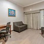 Wyndham Garden Baronne Plaza