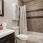 Fully-furnished 4br Near Fq * New Orleans