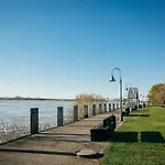 Baronne Street Spacious And Fully Furnished Condo