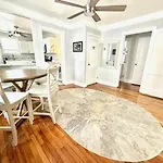 Apartment Renovated Charming 2br Close To French Quarter *
