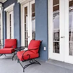 Luxury Lgd Condo W Balcony Near Magazine St