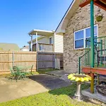 5 Mi To French Quarter: Central Nola Home W/ Decks