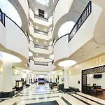 Wyndham Garden Baronne Plaza Hotel New Orleans