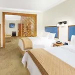 Hotel Wyndham Garden Baronne Plaza
